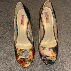 Women’s size 9 Torta Caliente